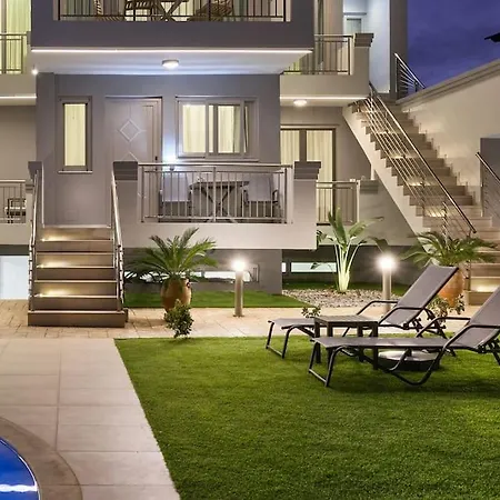 Superior Family W/pool Dining Area דירה