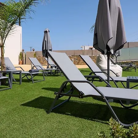 Superior Family W/pool Dining Area דירה *