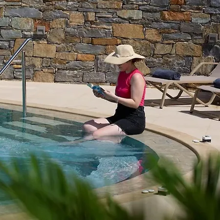 Superior Family W/pool Dining Area *